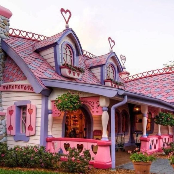 Meet your Posher, Casandra - Picture 2 of 2